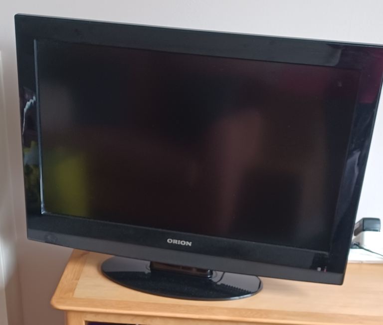 ORION Flat Screen 32" TV - Good Condition