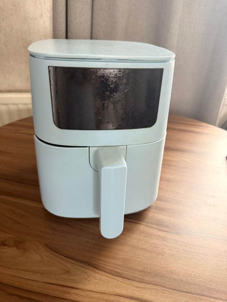 Small air fryer 