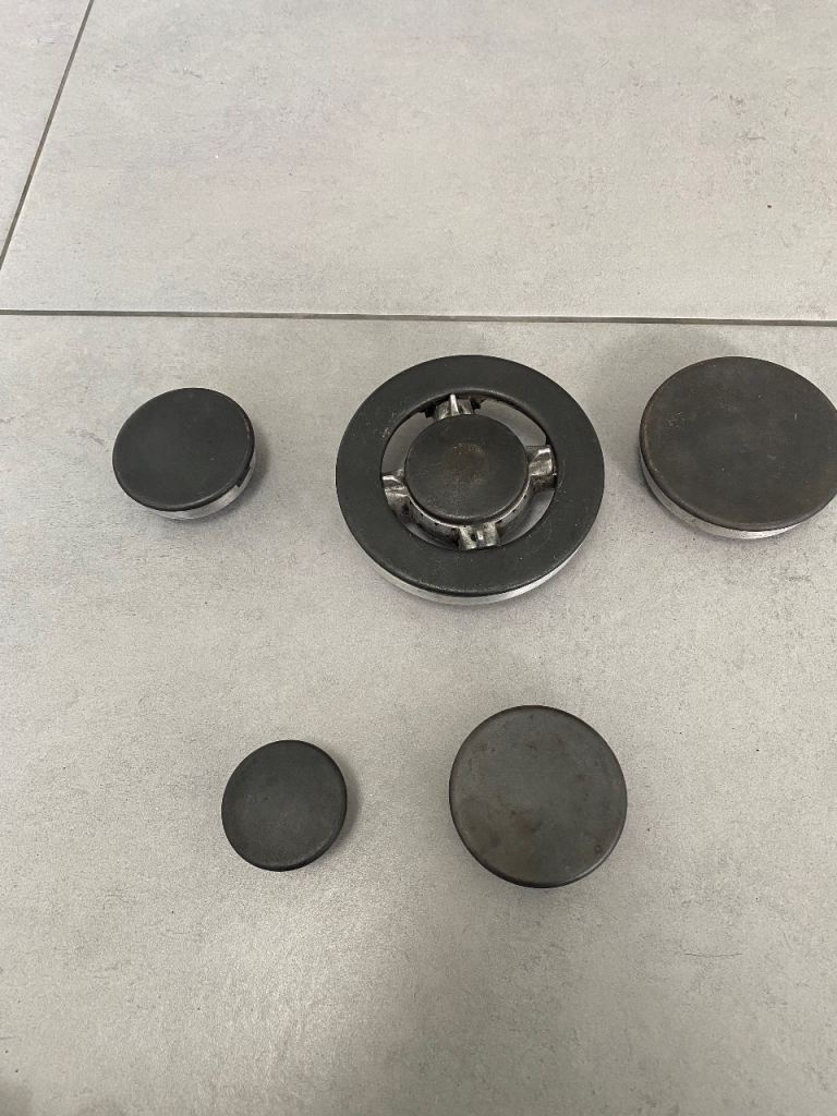 SOLD - Hotpoint model no. G750TX hob burner parts FREE
