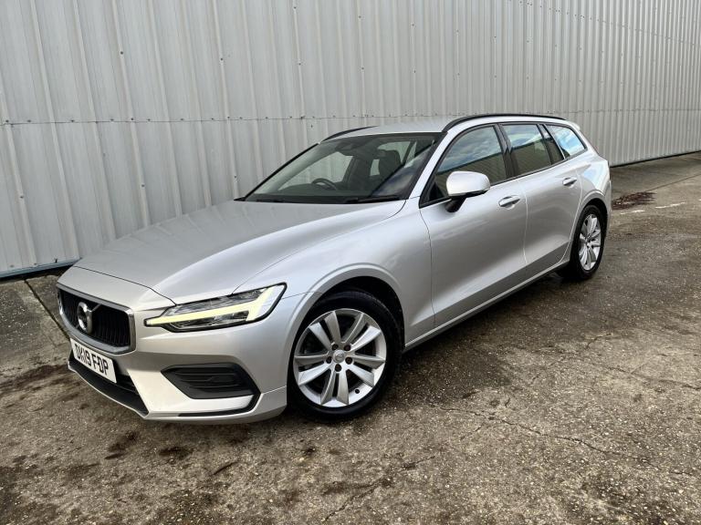 VOLVO V60 2.0 Momentum Plus D3 Silver Manual Diesel 2019