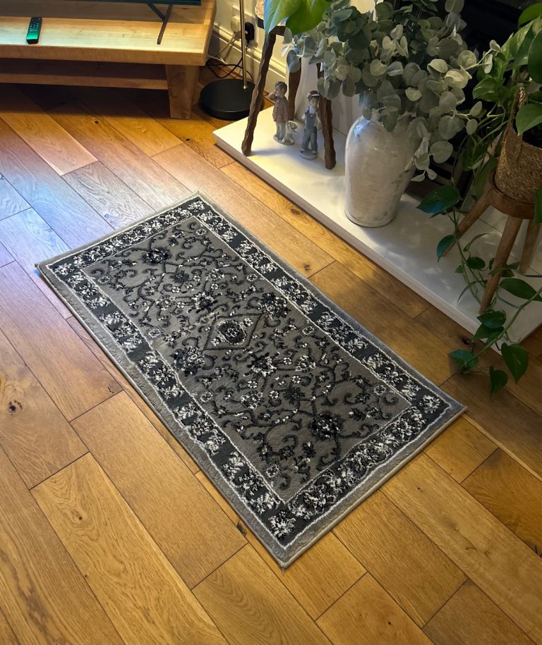  Grey Rug / 110cm x 60cm