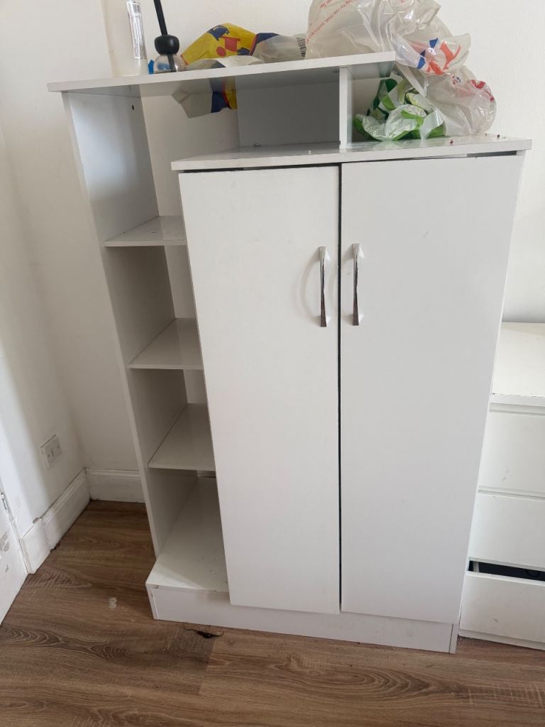 Small wardrobe 