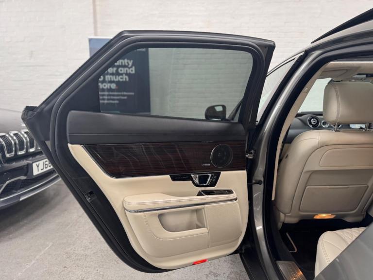 2017 Jaguar XJ 3.0d V6 Portfolio Auto Euro 6 (s/s) 4dr SALOON Diesel Automatic