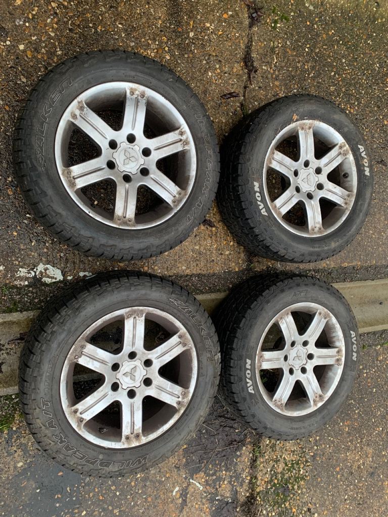 Mitsubishi 18inch alloy wheels and tyres x 4