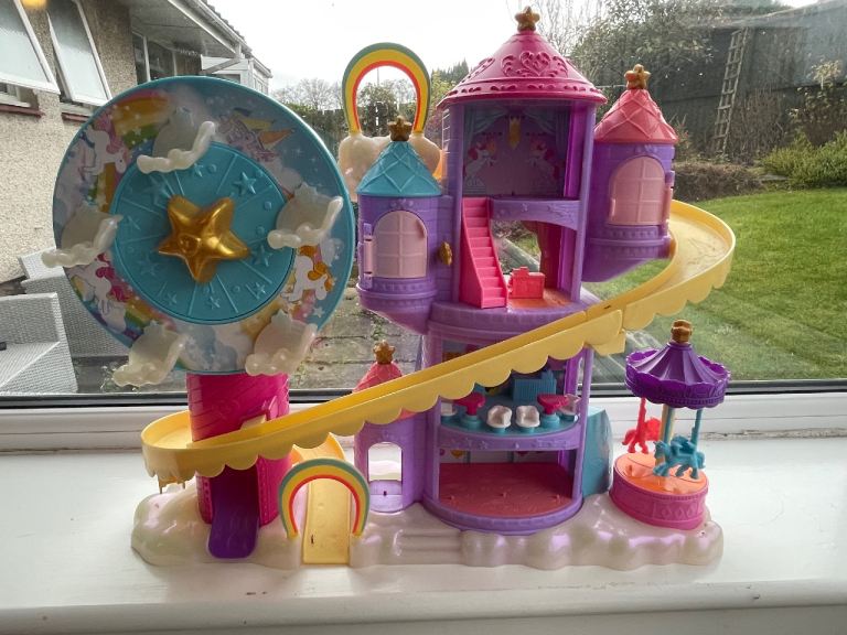 Polly pocket play castle