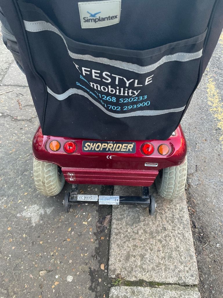 Shoprider delux - Good condition electric mobility scooter -(Cash On collection)