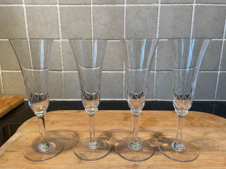 4 X TALL VINTAGE / ANTIQUE ETCHED CHAMPAGNE GLASSES H 17cm W 5.5cm /  PERFECT