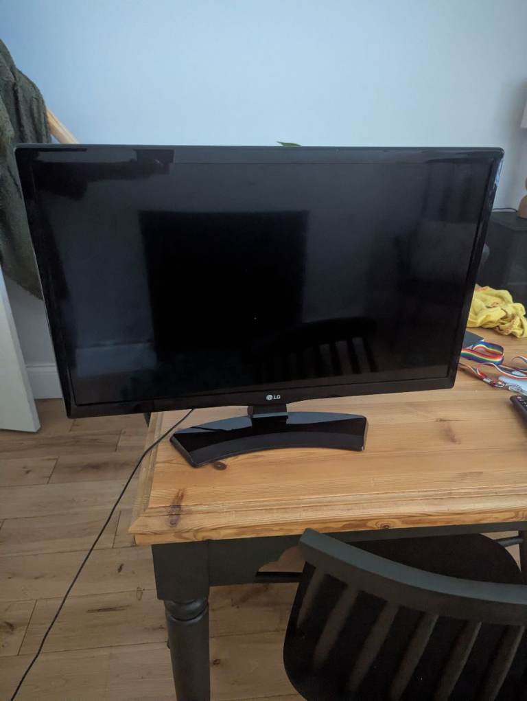 LG 24" Black TV