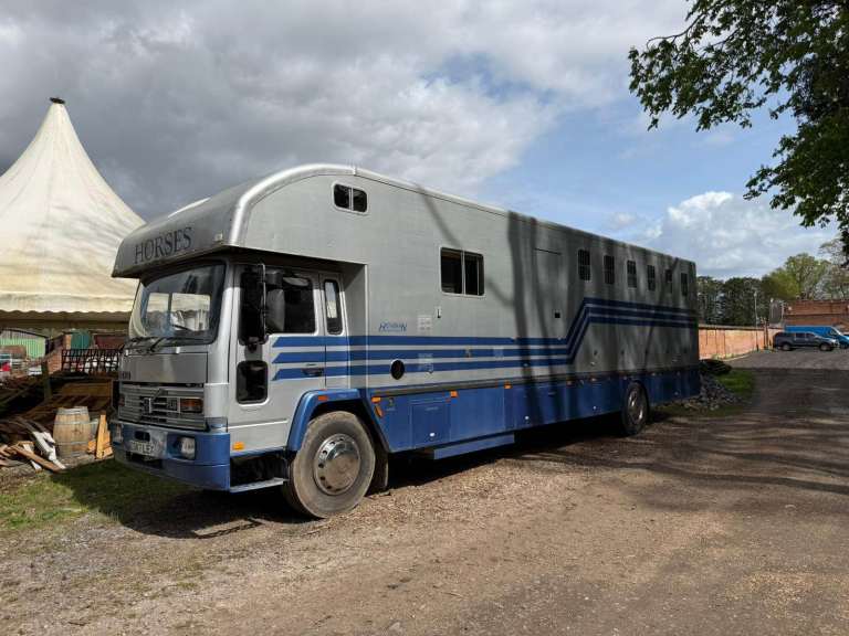 Volvo FL6 18T Horsebox Lorry