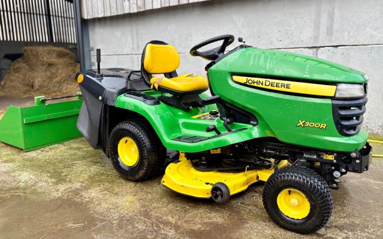 John Deere X300R Ride-On Lawnmower with Collector & Storage Box
