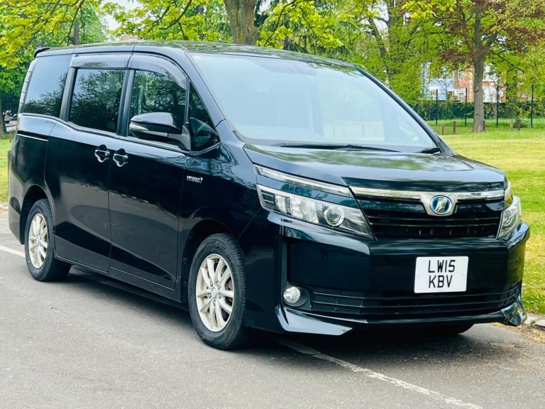 2015 Toyota Noah 7 Seater MPV Hybrid Electric Manual
