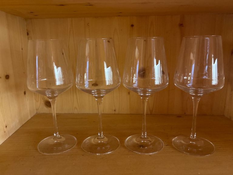 Set of 4 Crystal Wine Glasses – Good Condition
