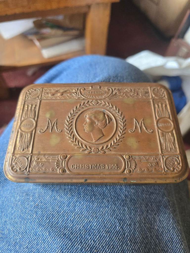 1914 WW1 origenal brass gift tin
