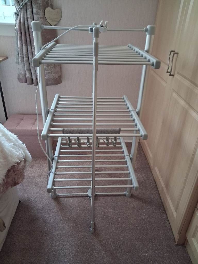 Lakeland Heated Airer ,Cover and Peg Hangers 