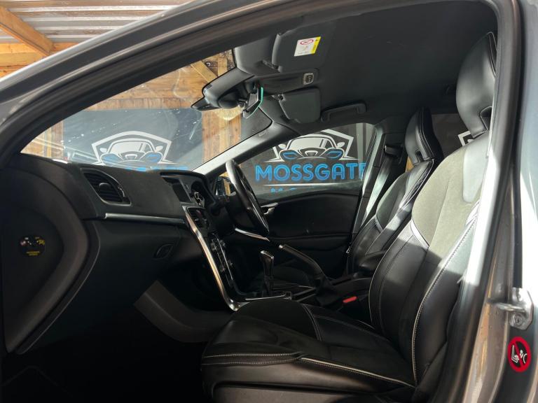 2015 Volvo V40 D2 R DESIGN 5dr HATCHBACK DIESEL Manual