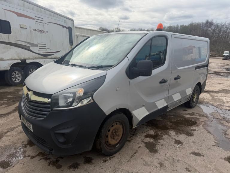 2015. VAUXHALL VIVARO SWB VAN A/C SPARES OR REAPIRS PRICE IS PLUS VAT 