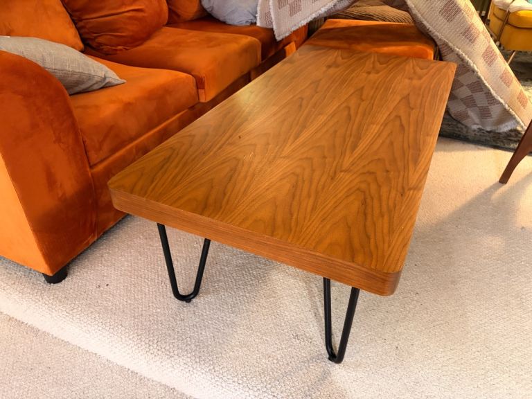 Lovely mid-century coffee table with drawer