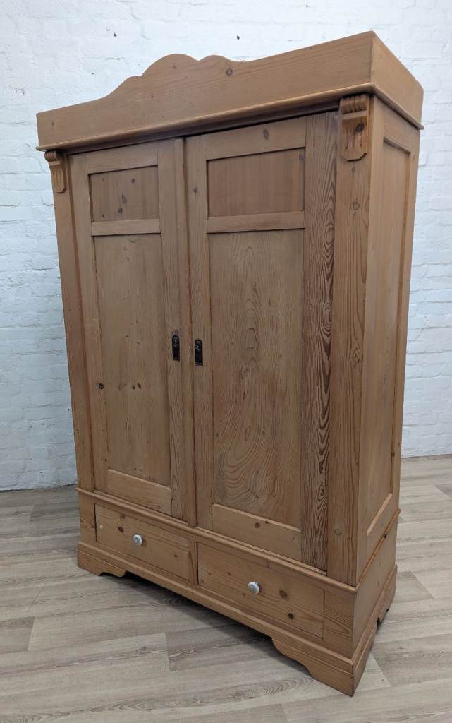 Vintage rustic pine double wardrobe (DELIVERY AVAILABLE)