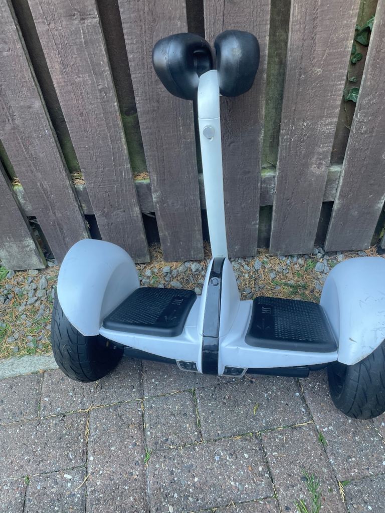 9 bot hoverboard needs new battery 