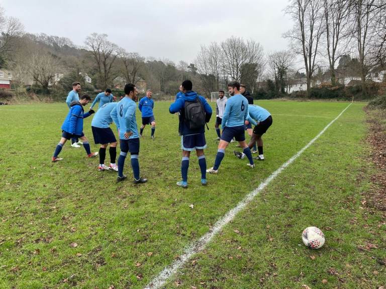 11 A SIDE FOOTBALL TEAM IN SW LONDON LOOKING FOR PLAYERS