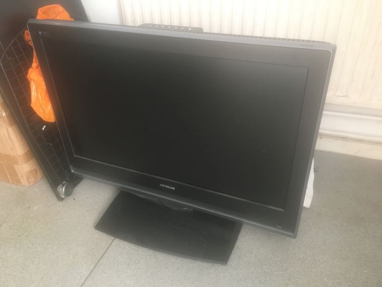 Hitachi L32A01A 32 Inch HDMI Television or Computer Monitor Multi-System LCD TV Remote Control VGC