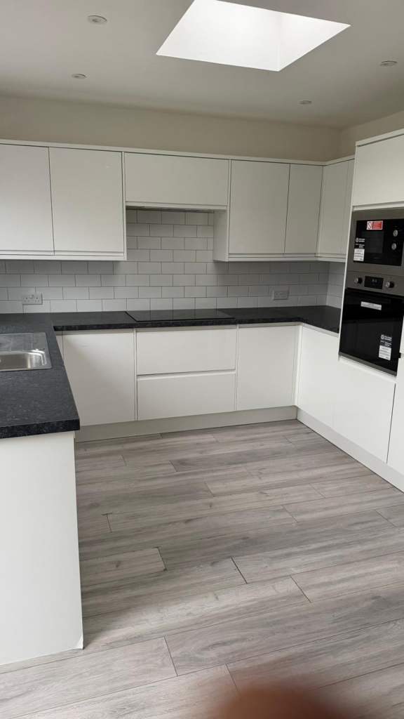 Spacious & Cosy Single Room For Rent AT EN5 2QE