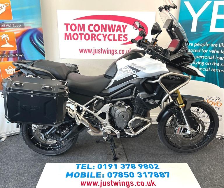 TRIUMPH TIGER 1200 RALLY PRO, 2023(23), 2 OWNERS, 11,244 MILES, FSH, £11,495