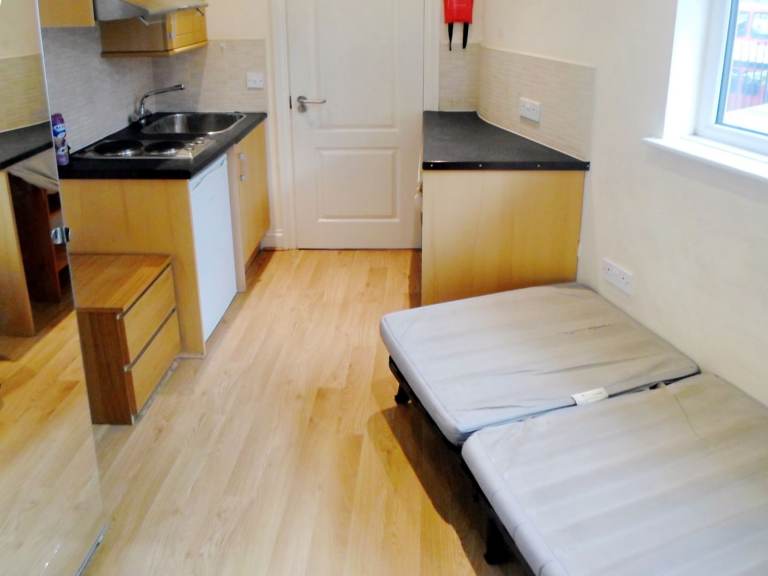 **Cozy Compact Flat in Park Royal - All Utility Bills**