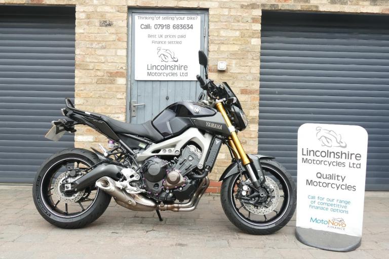 14 Yamaha MT-09