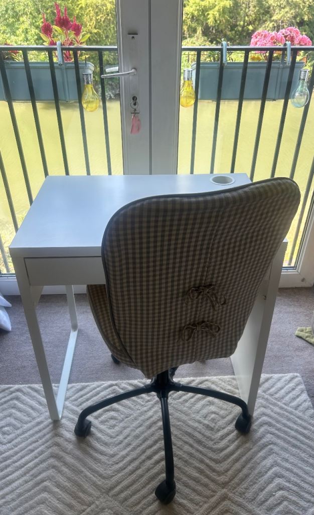 White Desk and Office Chair Set – Good Condition