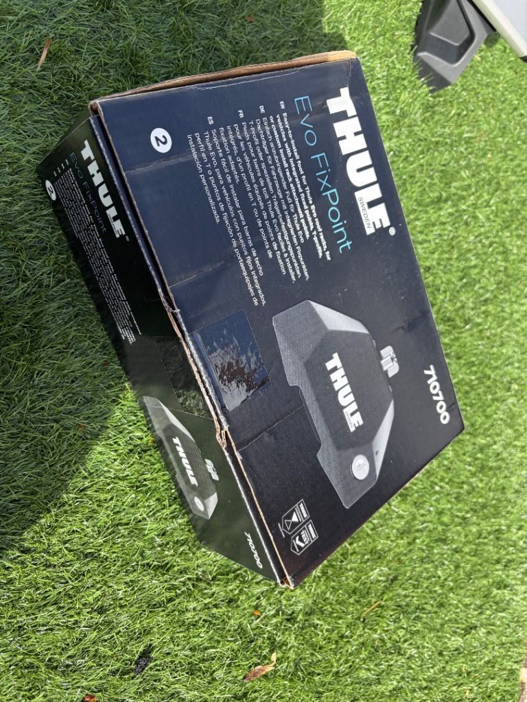 Thule wingbar Evo roof bars and attachments 