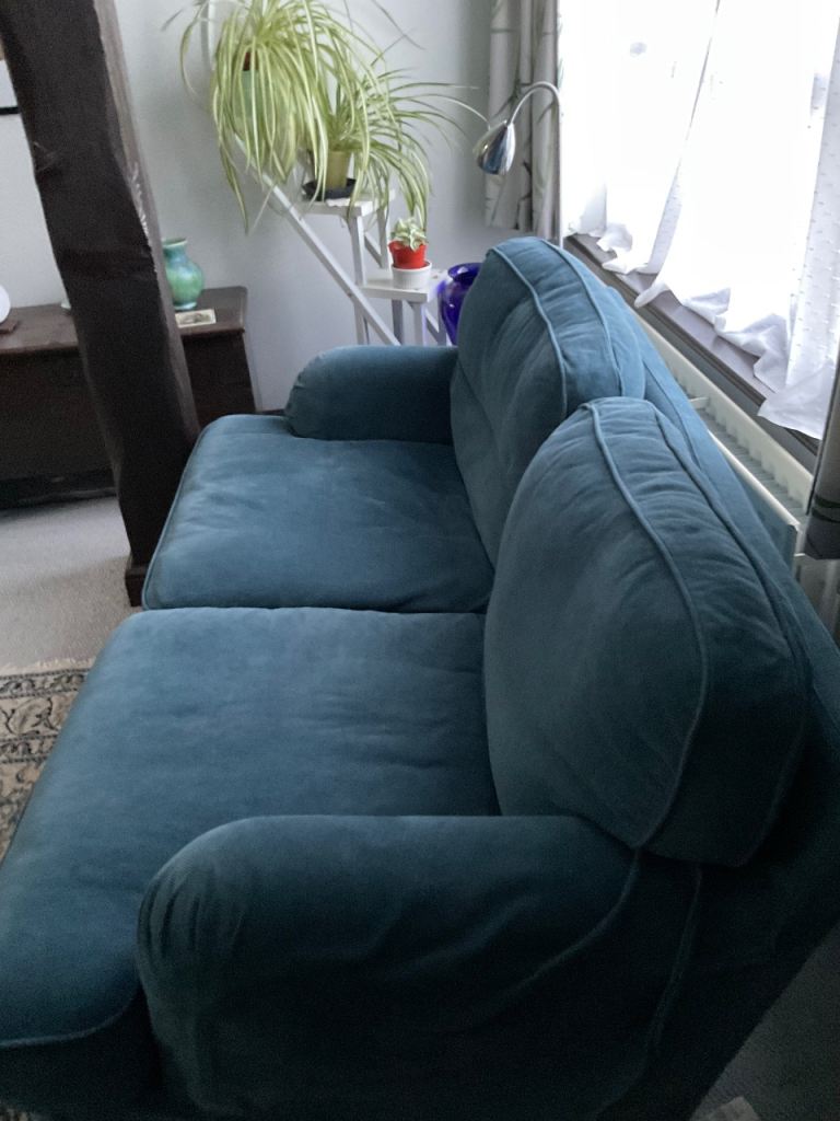 2 seat IKEA sofa in very good condition 