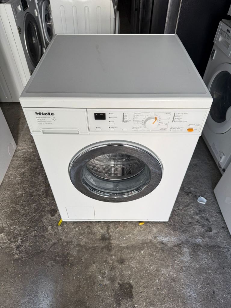 Miele 6kg 1300 rpm W3204 Washing Machine – White, Good Condition With Free Delivery 🚚 