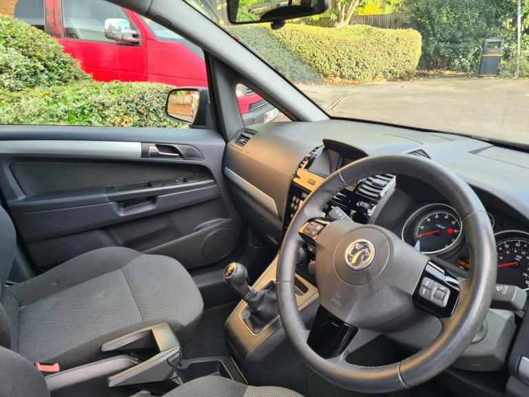 2014 Vauxhall Zafira 1.8i Exclusiv 5dr MPV Petrol Manual