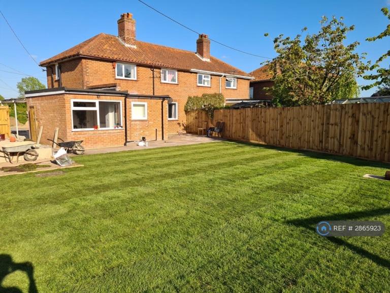 4 bedroom house in Norwich Road, Pulham St. Mary, Diss, IP21 (4 bed) (#2865923)