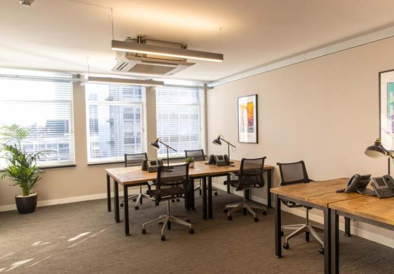 *Fulham* Private Serviced Offices: Units from 4 to 175 desks for rent SW6