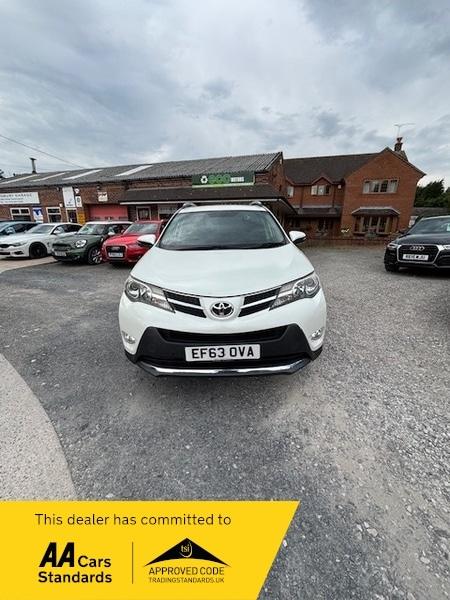 Toyota RAV4 D-4D INVINCIBLE AWD-SAT NAVIGATION-PARKING CAMERA- HEATED SEATS-GREA