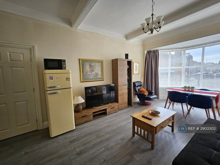 1 bedroom flat in Atherton, Manchester, M46 (1 bed) (#2903303)