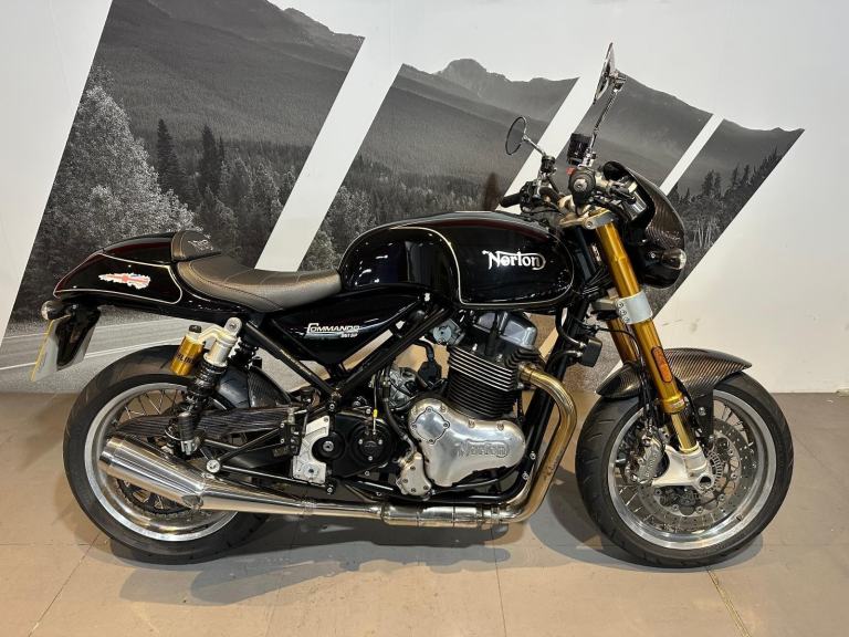Norton Commando 961 SP 2024 with 2606 miles 