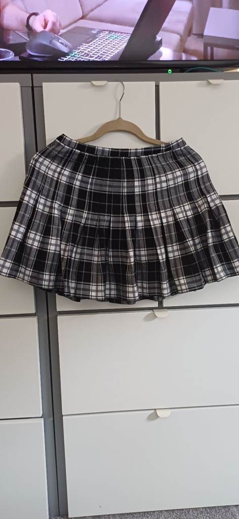 Superdry Black & White Pleated Skirt – UK Size 8, As Good As New