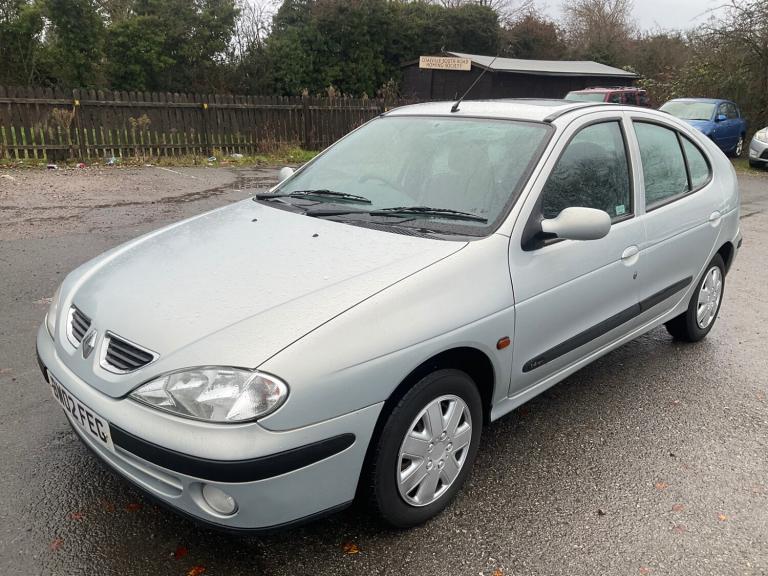 2002 Renault Megane 1.4 16V Expression + 5dr HATCHBACK Petrol Manual