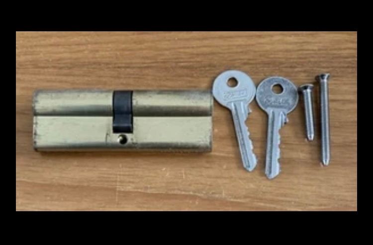 3x yale door locks 40:10:40
