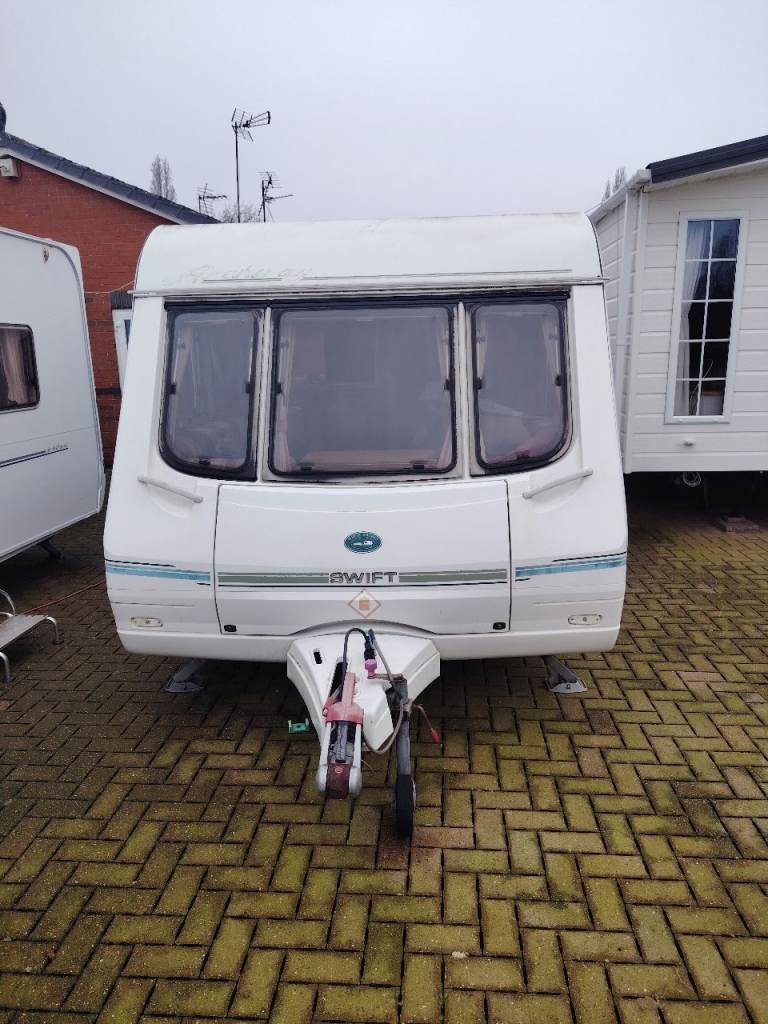 SWIFT 4 BERTH WITH FIXED BED 