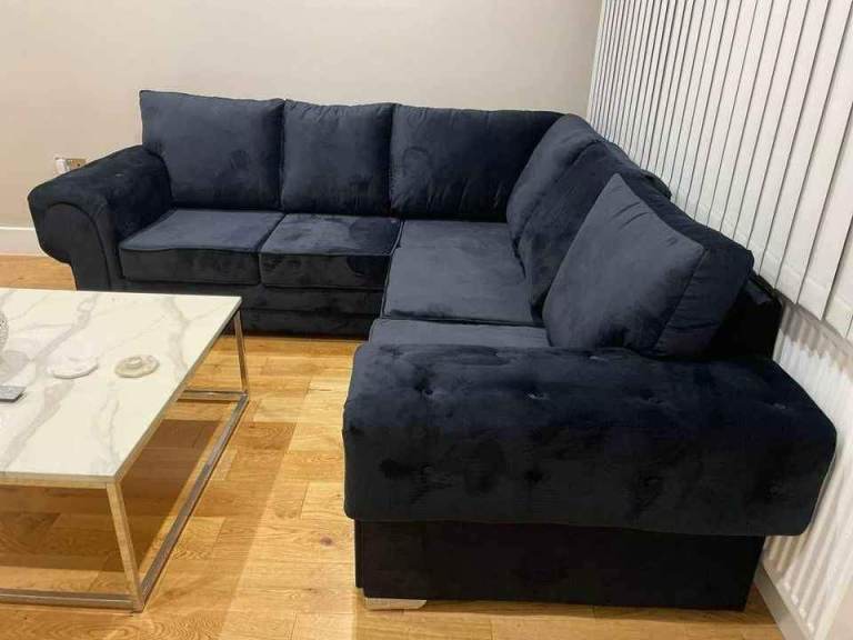 Comfortable Brand new Chesterfield Corner sofa 5 seater sofa 3&2 seater sofa Delivery all uk COD