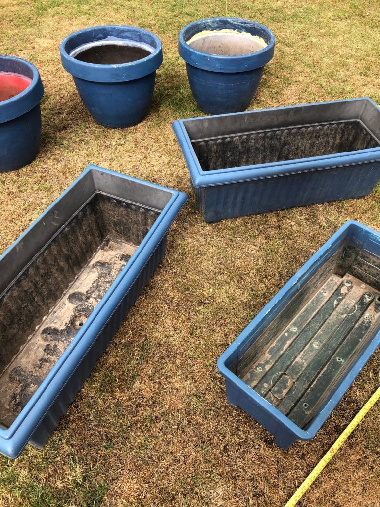 Garden pots and troughs
