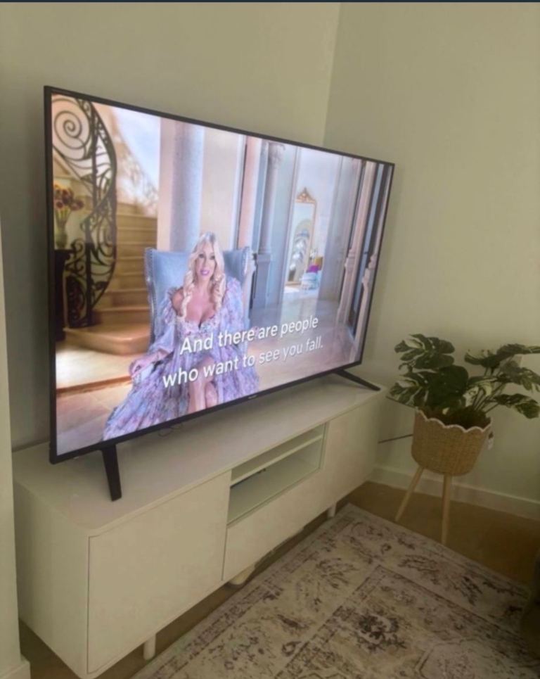 Sharp 75 inch TV smart With remote control 