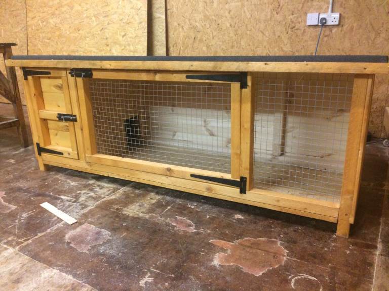 Large Rabbit Hutch