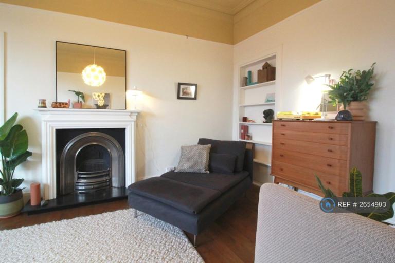 2 bedroom flat in Golfhill Drive, Glasgow, G31 (2 bed) (#2654983)