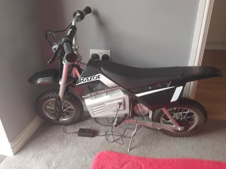 Razor Electric Dirt Bike – excellent Condition, Charger Included