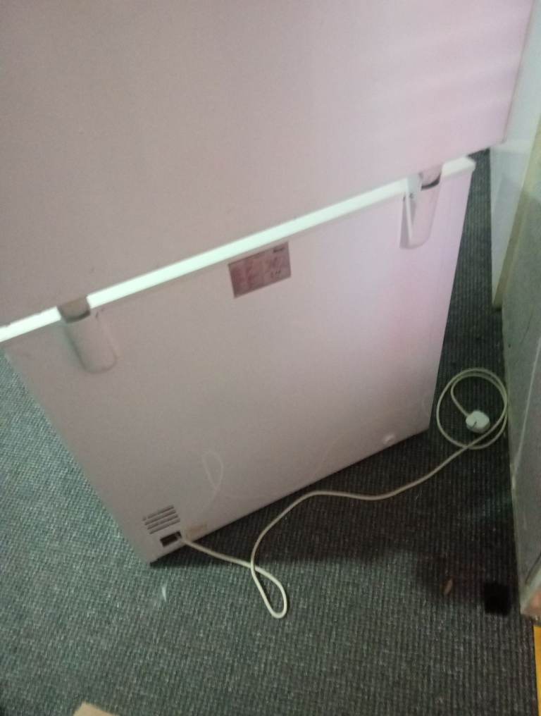 White Chest Freezer – Good Working Condition